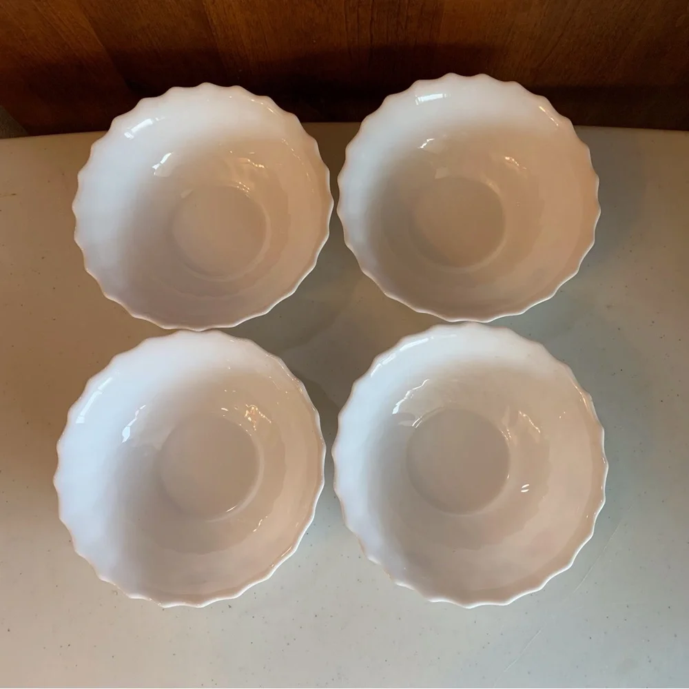 4 CLOE by Arcopal France Floral Milk Glass Pastel Scalloped Soup Cereal Bowls - Picture 3 of 5